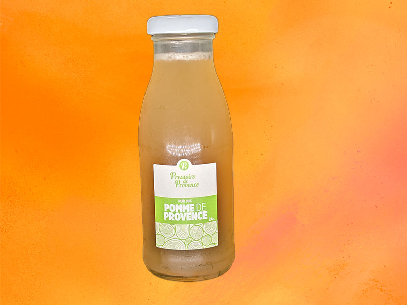 Bouteille de jus de pommes pressées par Les pressoirs de provence servies par le restaurant Polychrone à Marseille