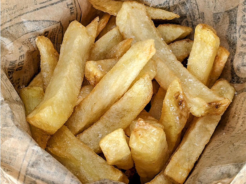 Frites fraiches cuisinées et livrées par le restaurant à emporter Polychrone à Marseille, PACA